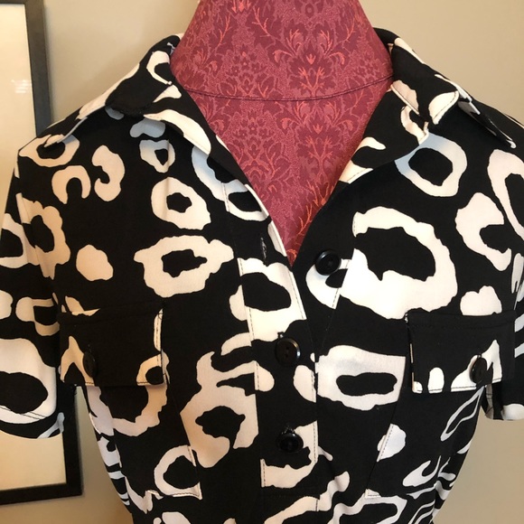 Womans wrap dress. EUC - Picture 3 of 11